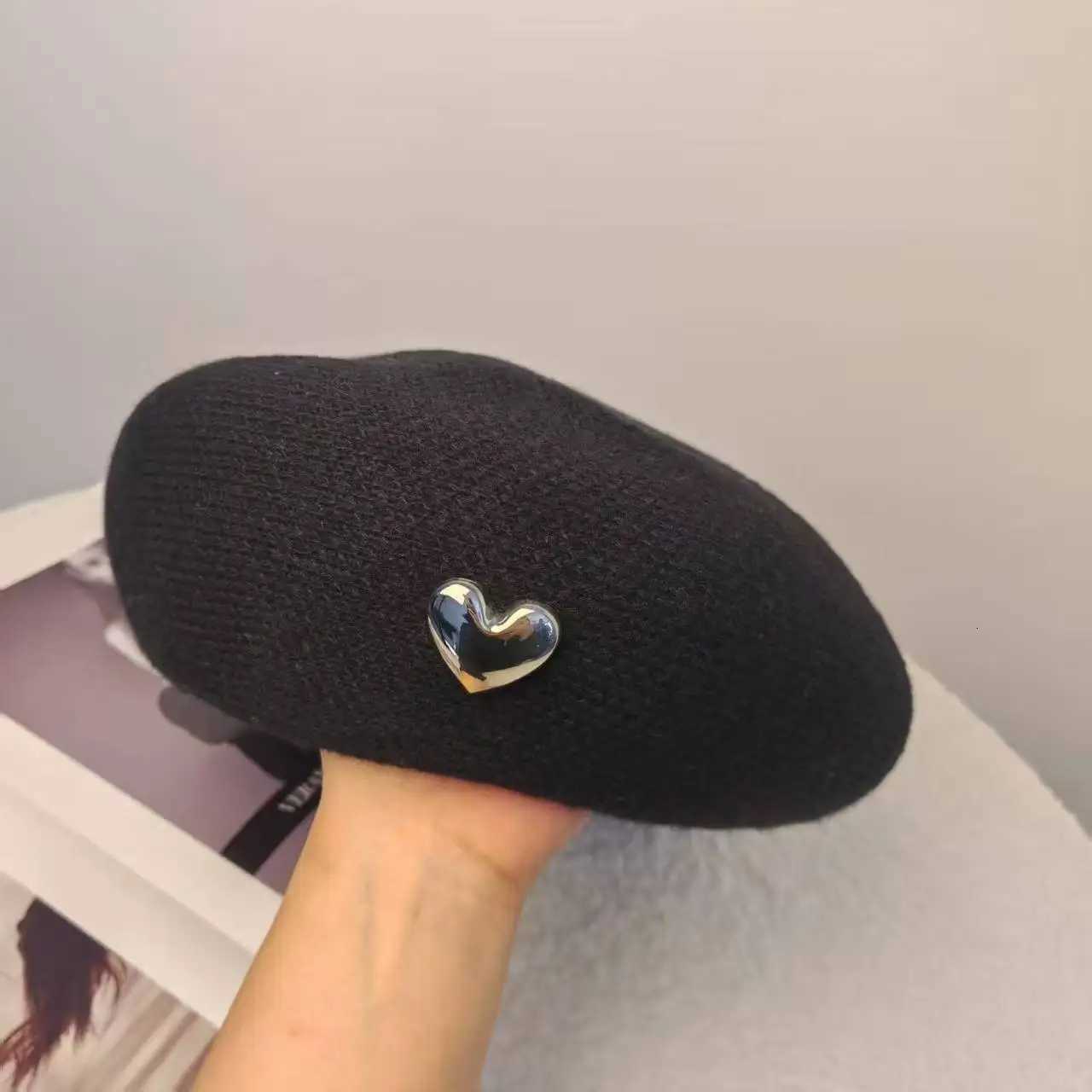 New Autumn Winter Beret Hat For Wen Large Solid Soft Wool Top Quty Warm Best Mahed Fashion Painter C Boina Gift Y251025