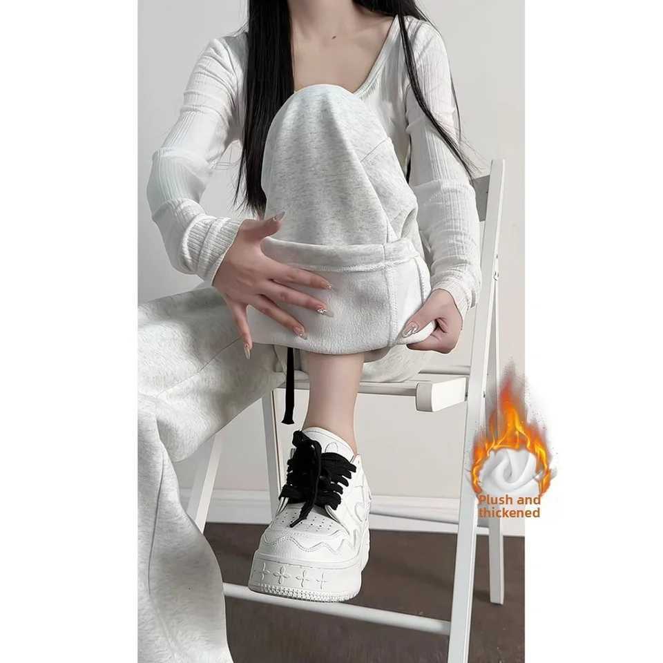 Womens Velvet Star Print Straight Leg Pants Korean Casual Sports Autumn Winter New Item for StudentsT251025