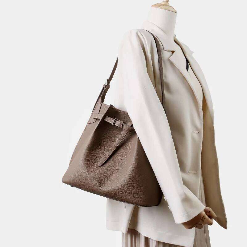 Women Genuine Cow Leather Shoulder Bag Lady Large Capacity Bucket Tote High Quality Fashion Commuter Handbag Gift 251025