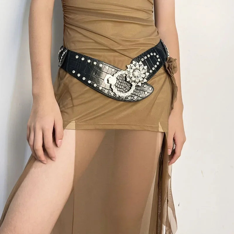 Women Sexy Rhinestone Belts Bling Vintage Flower Punk Metal Buckle Y2K Wide Waistband PU Leather Belt for Skirt Accessories 251024