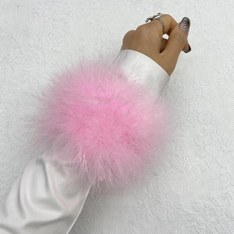 1PC Fluffy Ostrich Fur Wrist Cuffs Women Ostrich Feather Wrap Bracelet Slap Anklet Bracelet Cuffs Wrist Sleeves Winter Wristband 251023