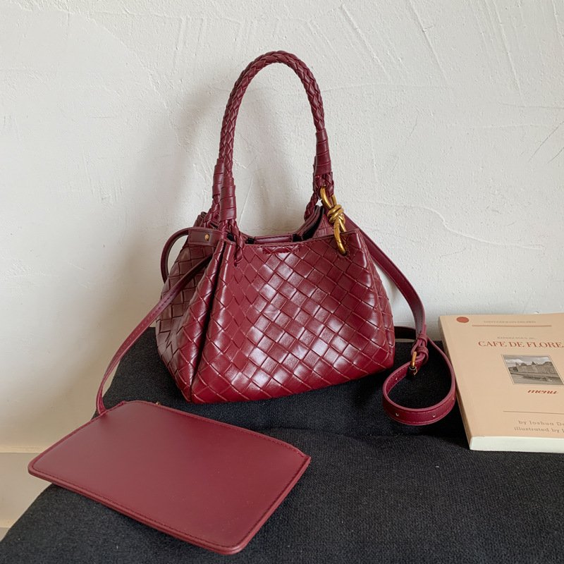Luxury Brand Designer Bag Woven Pattern Bucket Bag Fashion Niche High-End Sense Basket Bag Soft Leather Commuter Handheld Crossbody Bag For Women