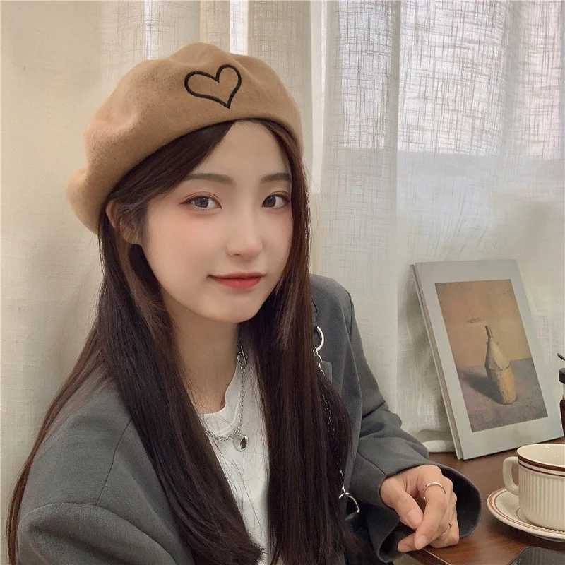 RICYGVM Winter Woolen Beret For Wen Artist Painter Hat Korean Girl Pumpkin Hats Fashion Octagonal C Beanie Bonnet Y251025