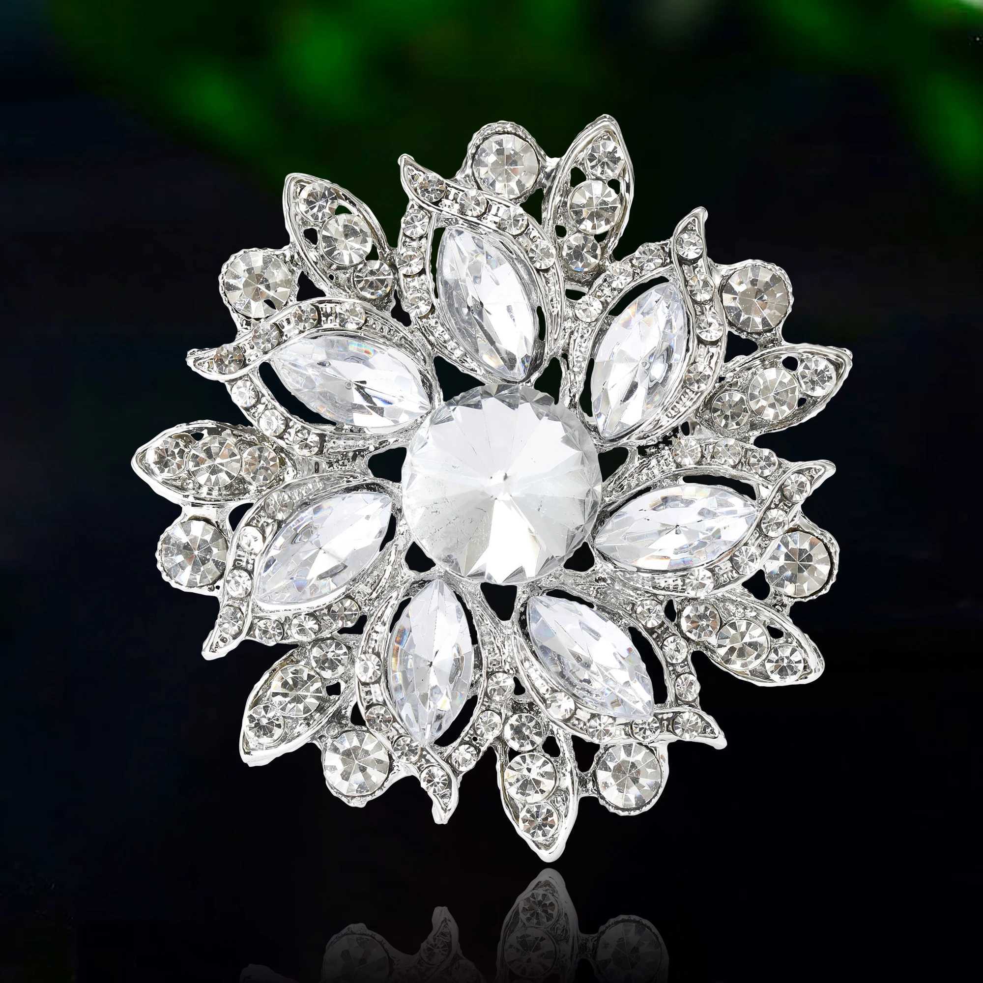 Stylish Rhinestone Flower Brooches for Women Creative Crystal Glass Pins Event Funny Luxury Gifts New Year Friends Decoration J251115