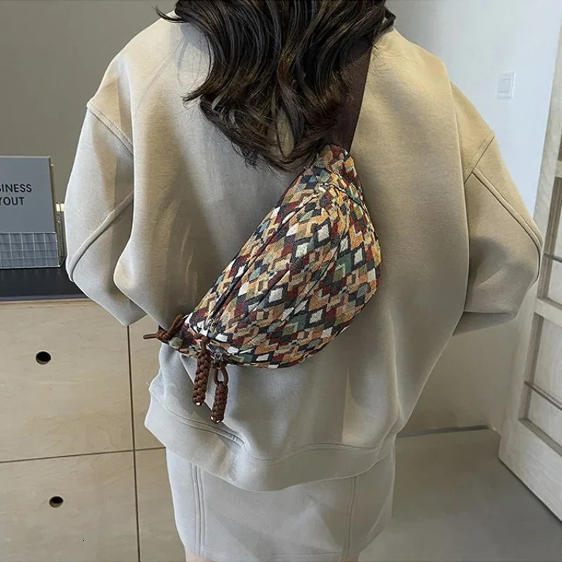 Bohemia Corduroy Belt Bags for Women Fashion Fanny Pack Female Banana Waist Bag Hip Purse Shoulder Crossbody Chest Bag Pocket 251023