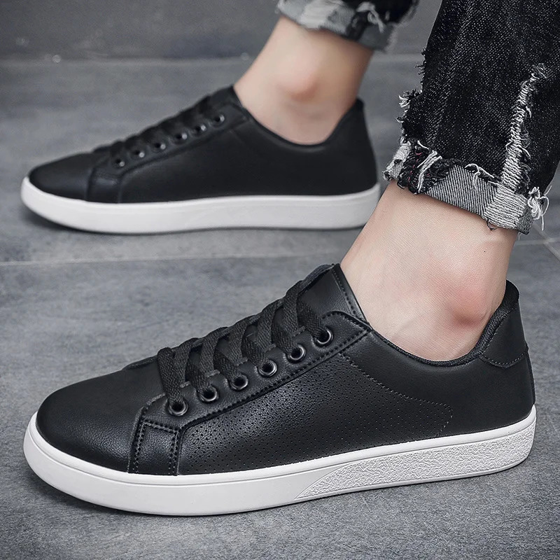 Classic Mens White Sneakers Comfortable Summer Leather Sneakers Men Flat Skateboard Shoes Casual Sports Zapatillas De Skate 251023