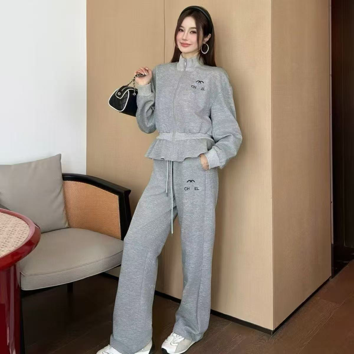 Womens Tracksuits suit designer tracksuit women wear coat autumn winter warm clothes fashion letters jacquard street clothes casual Inverted triangle Two set