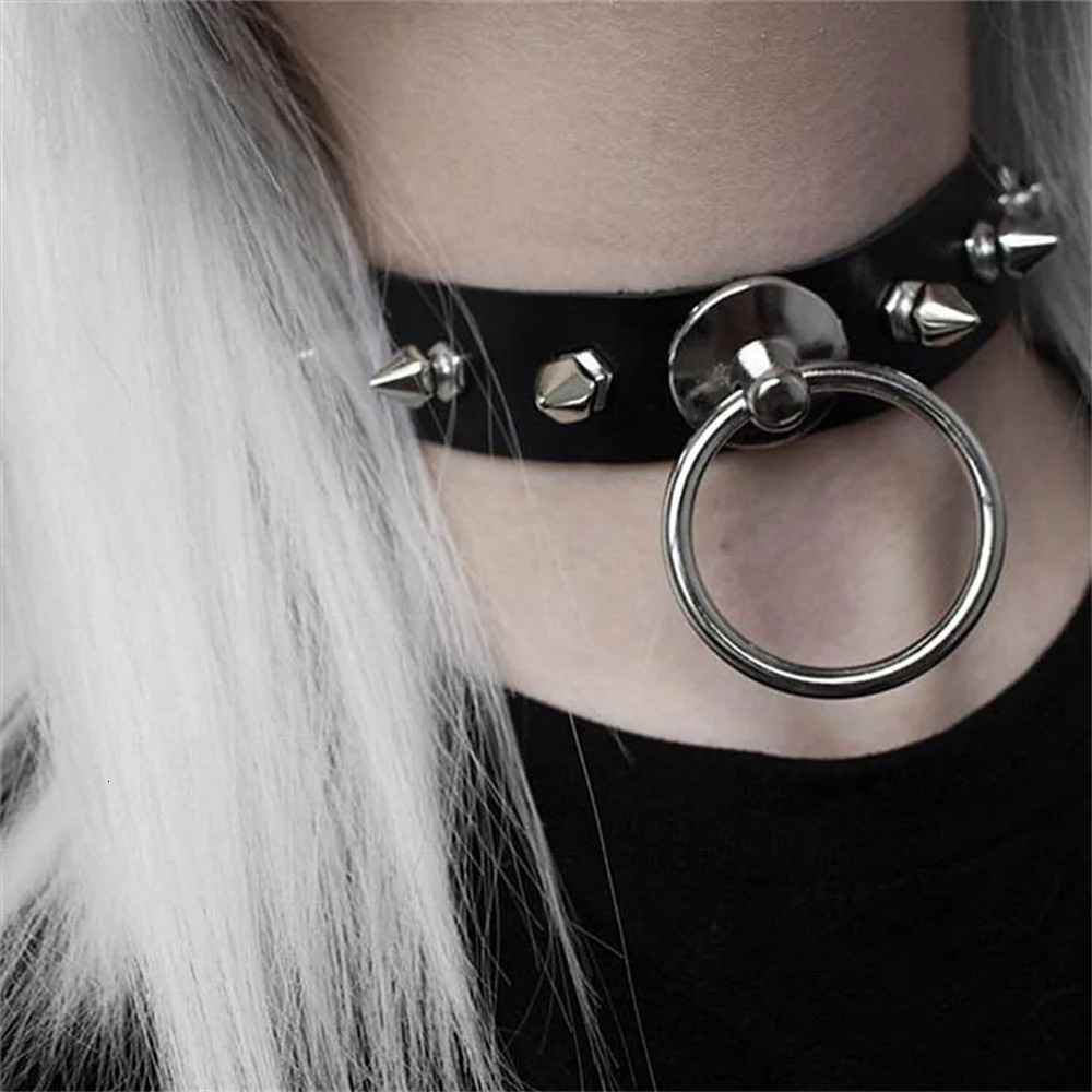 Vintage Circle Leather Collar Punk Rivet Spikes Choker Necklace For Women Rock Neck Strap Fashion Party Jewelry 251023