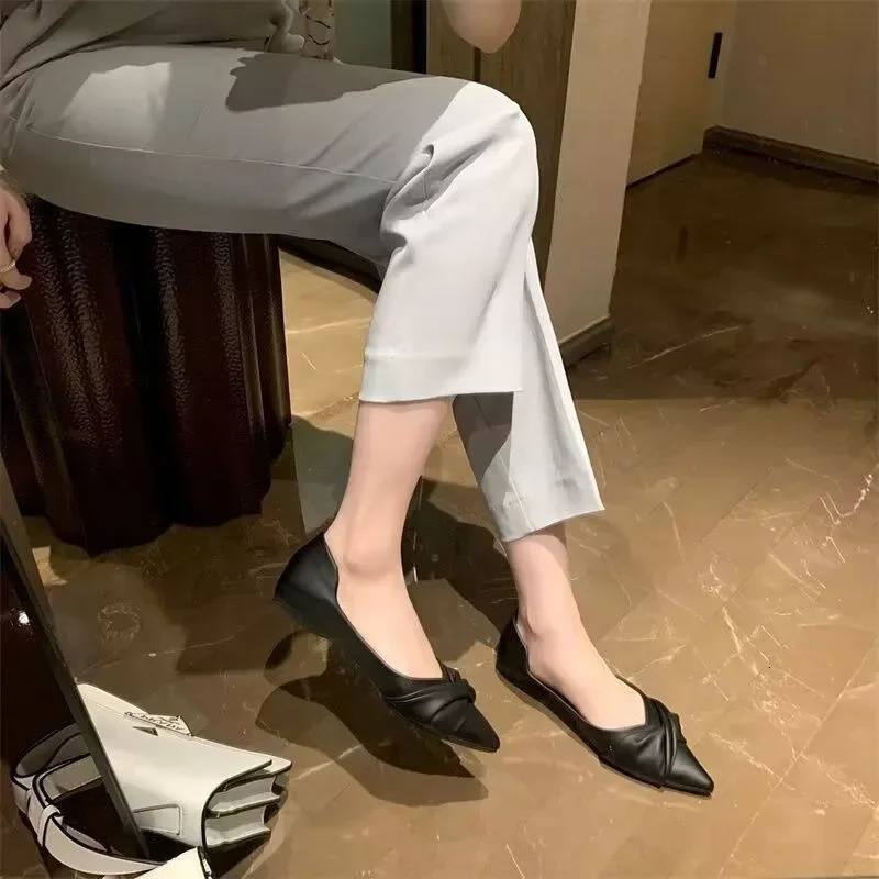 Fall Fashion Pointy Flats Shallow Casual Soft Sole Ballet Shoes Athletic Womens Shoes Flats Shoes Women 251023
