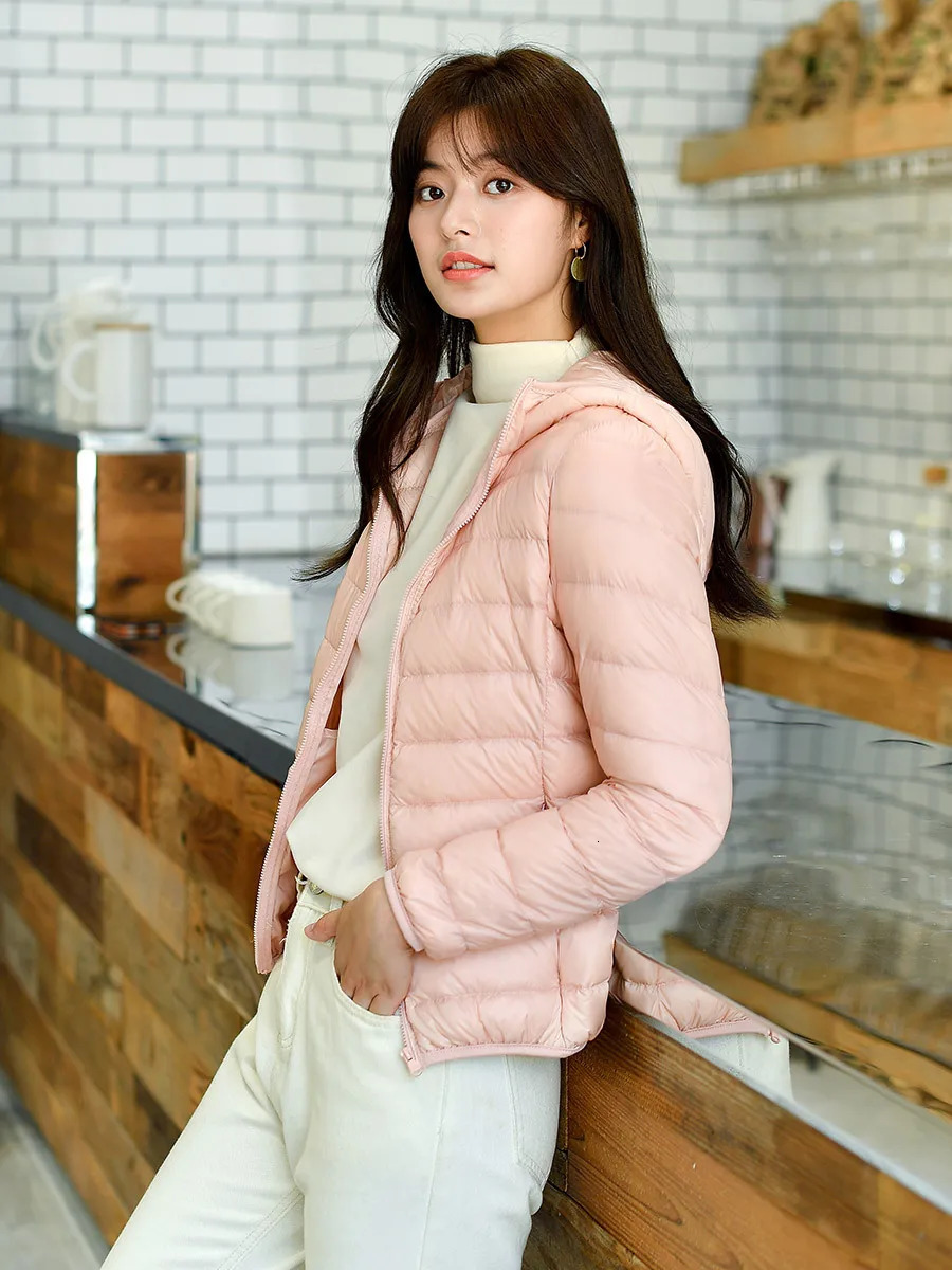 15 Colors Women Ultra Lightweight Puffer Jacket Korean Fashion Hooded Short Female WindResistant Breathable Down Coat 251020