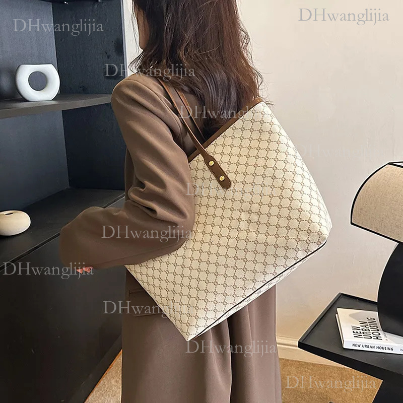 DHGM Free Shipping 2025 Winter New Fashion Tote - Spacious Minimalist Leather Shoulder Bag for Women, Large Capacity Commuter Purse dh4300051