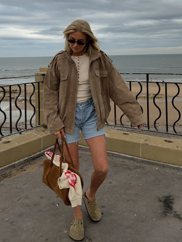 Casual Khaki Suede Jacket Women Fashion Chic Stand Collar Zipper Pocket Loose Outerwear Lady Autumn Daily Highstreet Jackets 251020