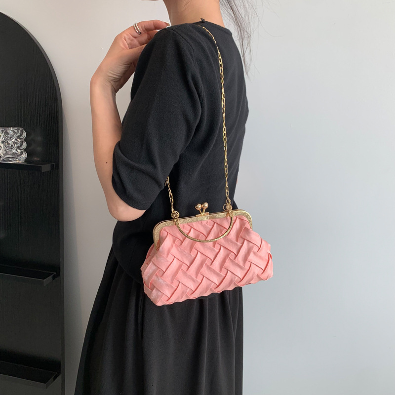 Luxury Brand Designer Bag Fashion Chain Bag For Women 2023 Spring New Casual Simple Single Shoulder Shell Bag Woven Crossbody Bag Women's Bag