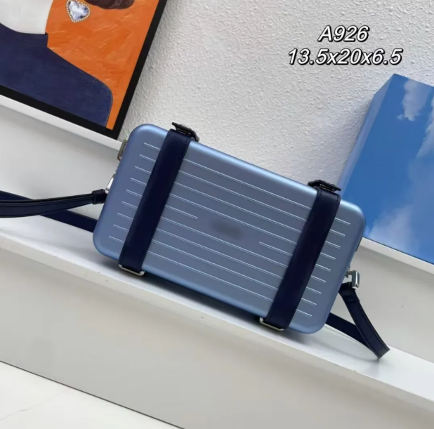 Crossbody bags Gold aluminum frame injection molding box Simple and lightweight lage unisex fashion hard shell shoulder Chest bag Storage Bags