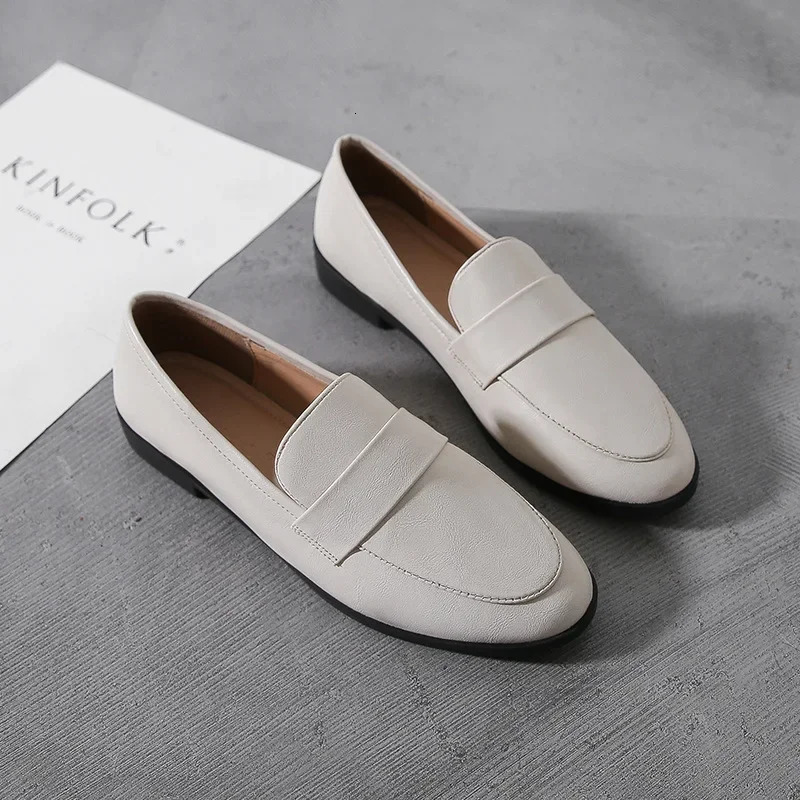 Spring Autumn ladies Small Leather Shoes Vintage versatile loafers British style fashion anti slip shoes Casual womens flat 251023