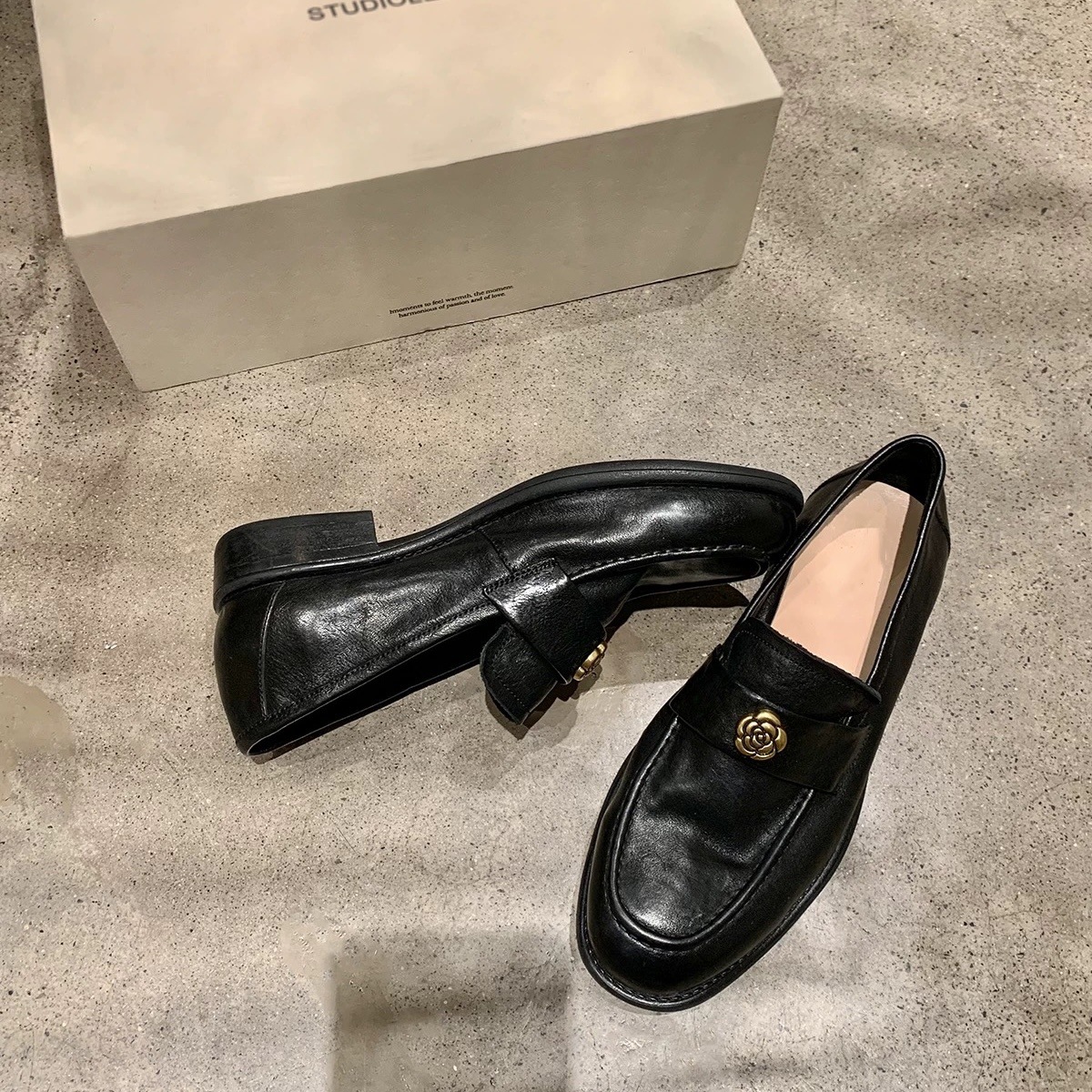 2025 Autumn/Winter New Flat Heel Retro Small Leather Shoes High Quality Gold Buckle Round Head Versatile Coarse Heel Dress Shoes Brown Black hot sale