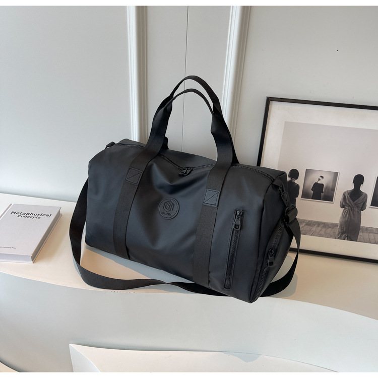 Luxury Brand Designer Bag UR Large Capacity Short Trip Bag Company Gift Unisex Gym Tote Bag Printed Shoulder Crossbody Bag