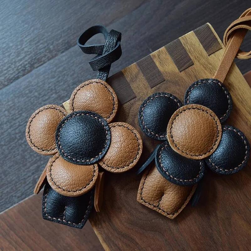 Genuine Leather Keychain Flower Bag Charm Car Key Chain Rope Ring Pendant Decoration Z260130