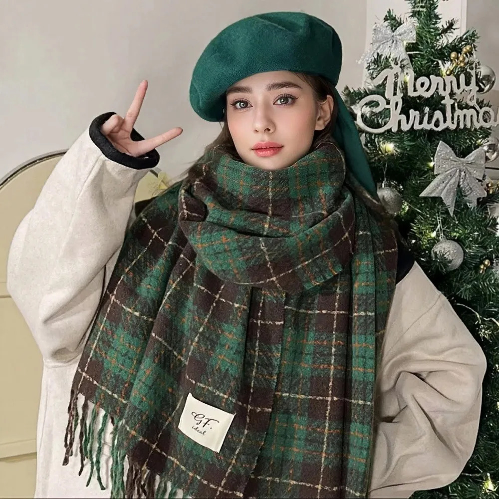 Winter Cashmere Warm Scarf for Women Doublesided Pashmina Thickened Green Scarf Christmas Year Gift Shawl 251024