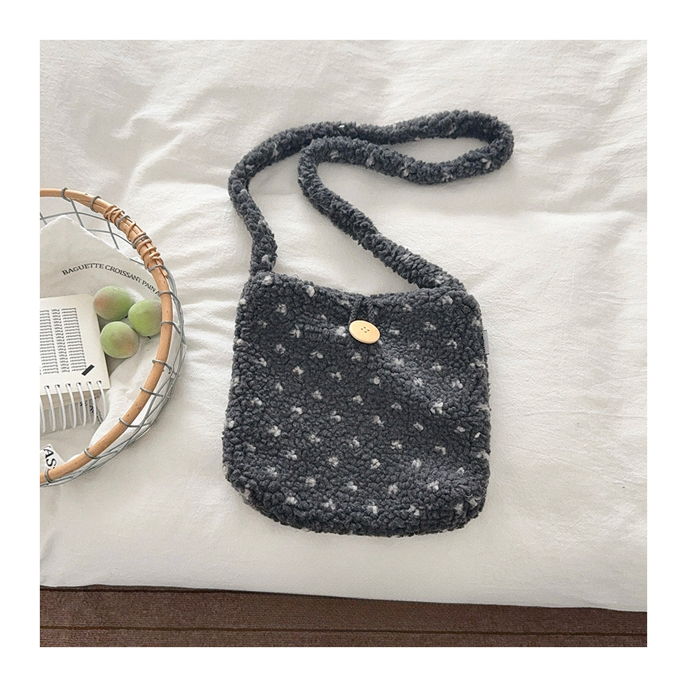 New designer children's lamb wool bag autumn and winter girl crossbody bag button plush bag baby shoulder bag concave shape