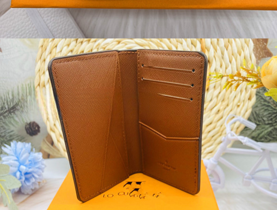 2025 Designer driver's license bag luxury small holder wallet stylish card case girl's small wallet coin purse cute small and light notebook cover designer