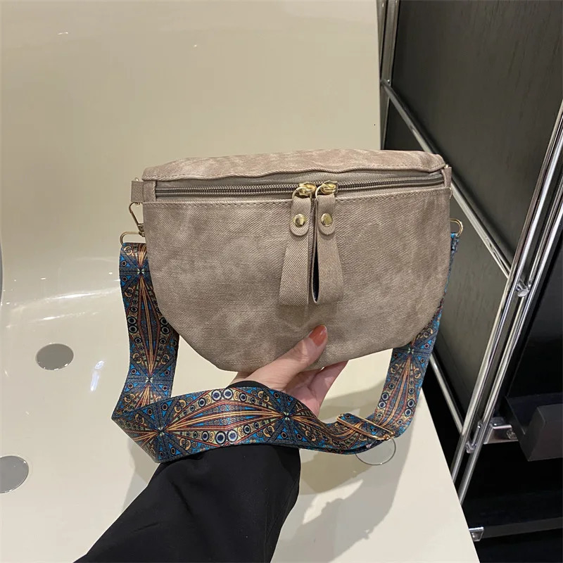 Retro Wide Shoulder Womens Chest Bag Fashion Casual Armpit Crossbody Bag Simple Shoulder Bags for Women 251023