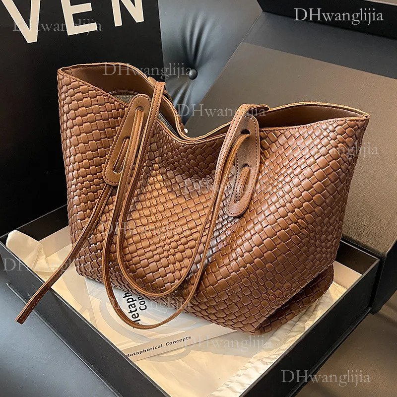 DHGM Women's Designer Tote Bags: Large Capacity Shoulder Bag Ladies - New Vintage Style for Shopping and Travel dh4300051