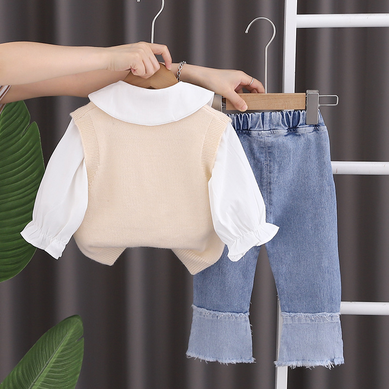 2025 new hot selling girls' autumn outfit set, baby's stylish clothes, children's autumn rabbit sweater three piece set