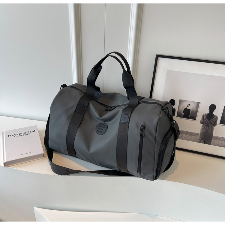 Luxury Brand Designer Bag UR Large Capacity Short Trip Bag Company Gift Unisex Gym Tote Bag Printed Shoulder Crossbody Bag