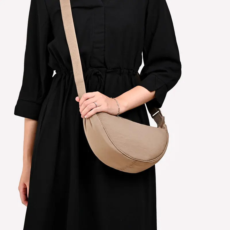 Solid Color Nylon Womens Hobos Crossbody Bag Large Capacity Female Sports Shoulder Bags Casual Ladies Underarm Handbags 251018