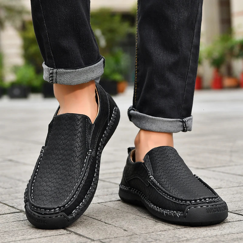 Mens Flat Casual Shoes Handmade Leather Men Loafers Outdoor Men Shoes Breathable Men Moccasins Mens Sneakers Driving Shoes 251023