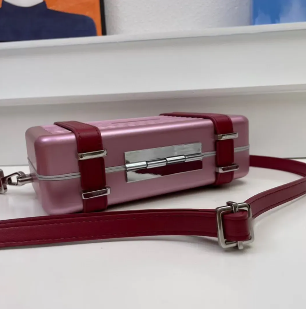 Crossbody bags Gold aluminum frame injection molding box Simple and lightweight lage unisex fashion hard shell shoulder Chest bag Storage Bags