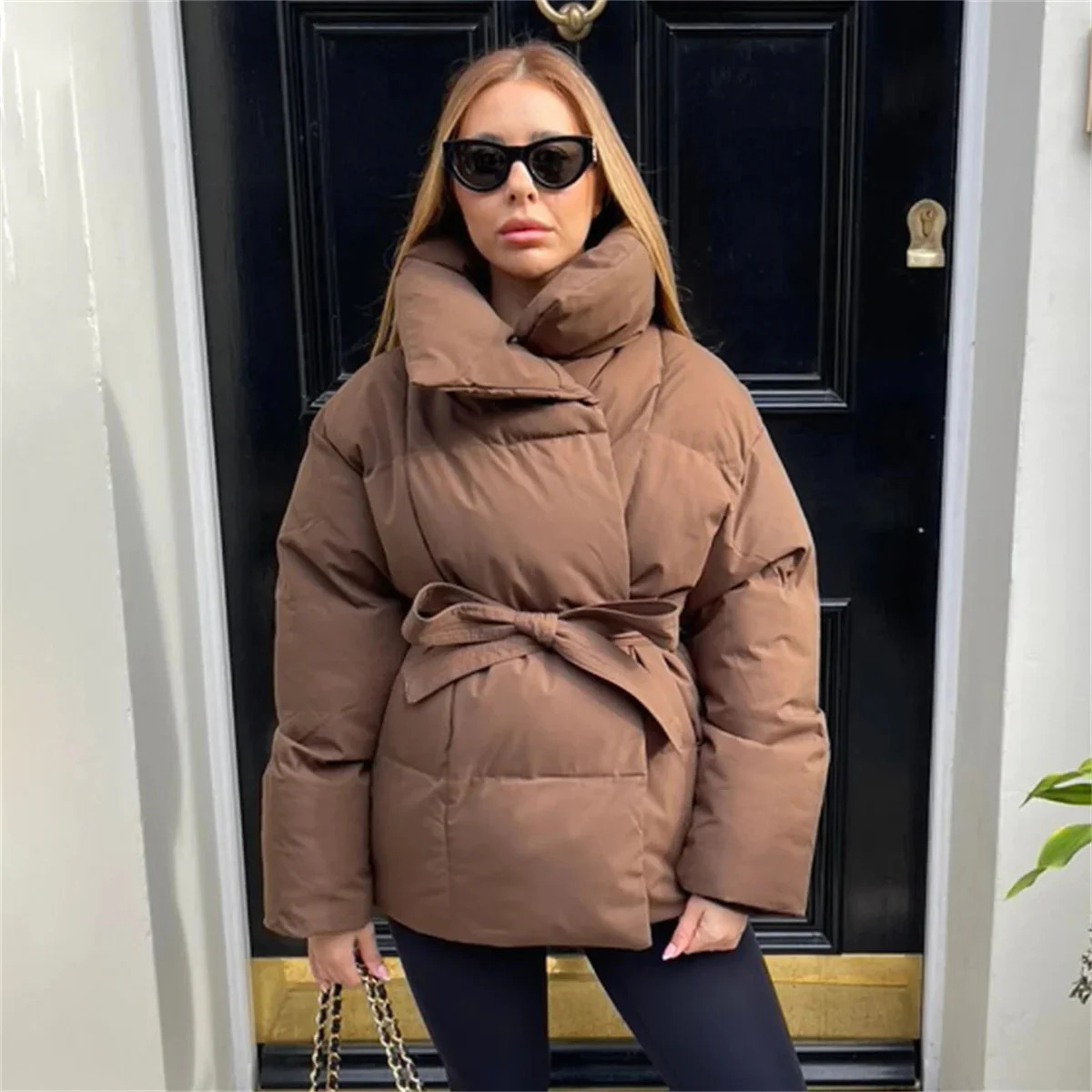 Winter Thick Stand Collar Parka Fashion Tie Waist Short Coats Elegant Solid Puffer Jackets Female Ladies Streetwear 251017
