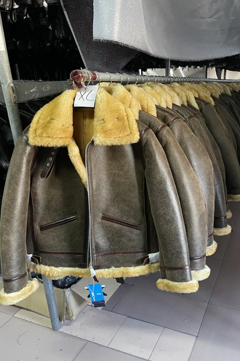 Tcyeek Real Leather Jacket Men Winter Jackets Fashion Genuine Sheepskin Wool Coat Male Slim Fit Short Fur Coats Chic Streetwear 251014