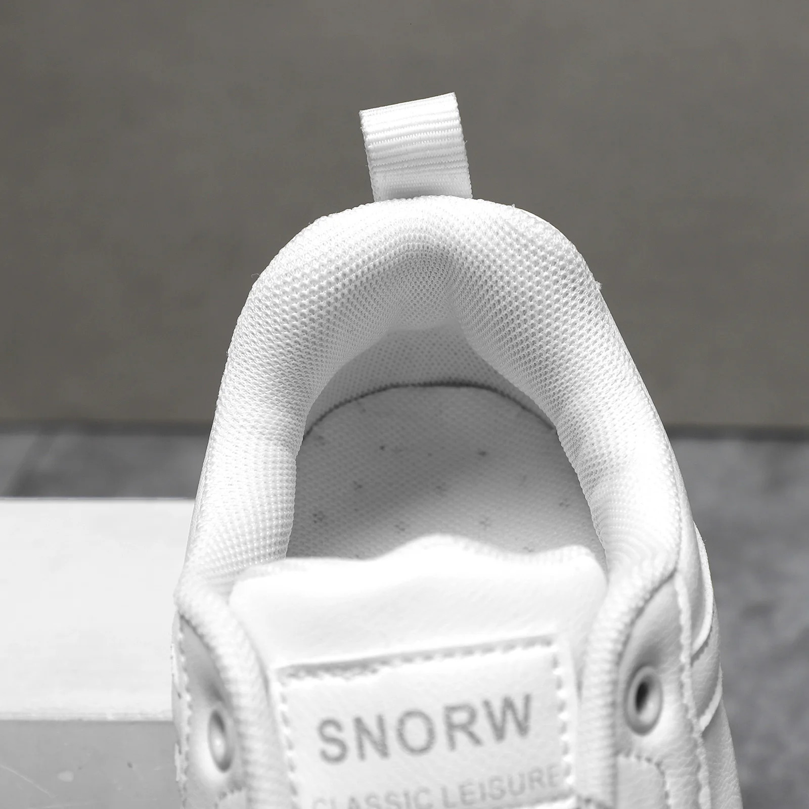 Women Shoes Skateboarding Shoes For Women Sneakers Lightweight White Black Sports Shoes 251023