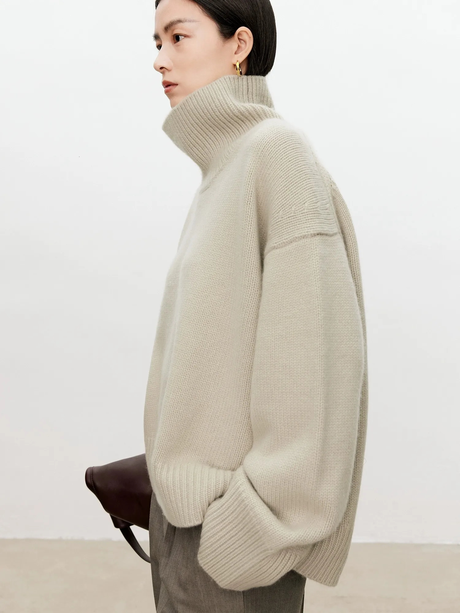 Turtleneck pure cashmere sweater female loose and thick languid lazy wind pullover sweater knitting base WOOL sweater 251023