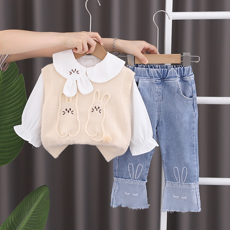 2025 new hot selling girls' autumn outfit set, baby's stylish clothes, children's autumn rabbit sweater three piece set
