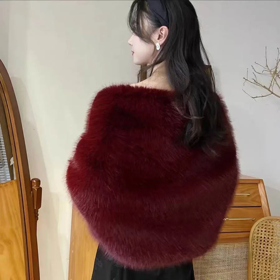 Faux Fox Fur Cape Cheongsam Wedding Dress Shawl Winter Scarf Graceful Women Banquet Party Cloak Wraps 251024