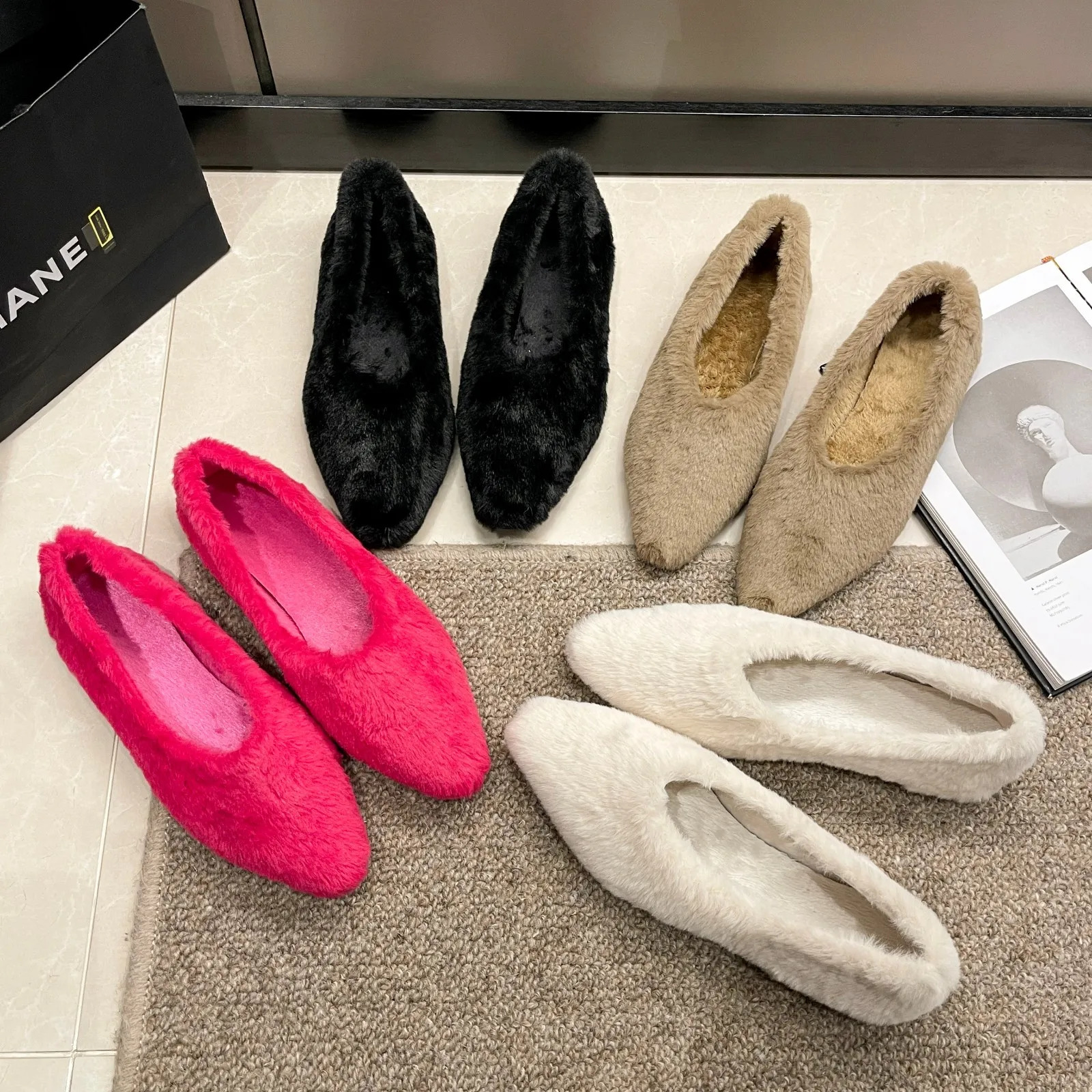 Fashion Pointed Toe Fur Ballet Flat Woman Winter Warm Plush Shallow Loafer Ladies Concise Furry Heeled Dress Shoes 251023
