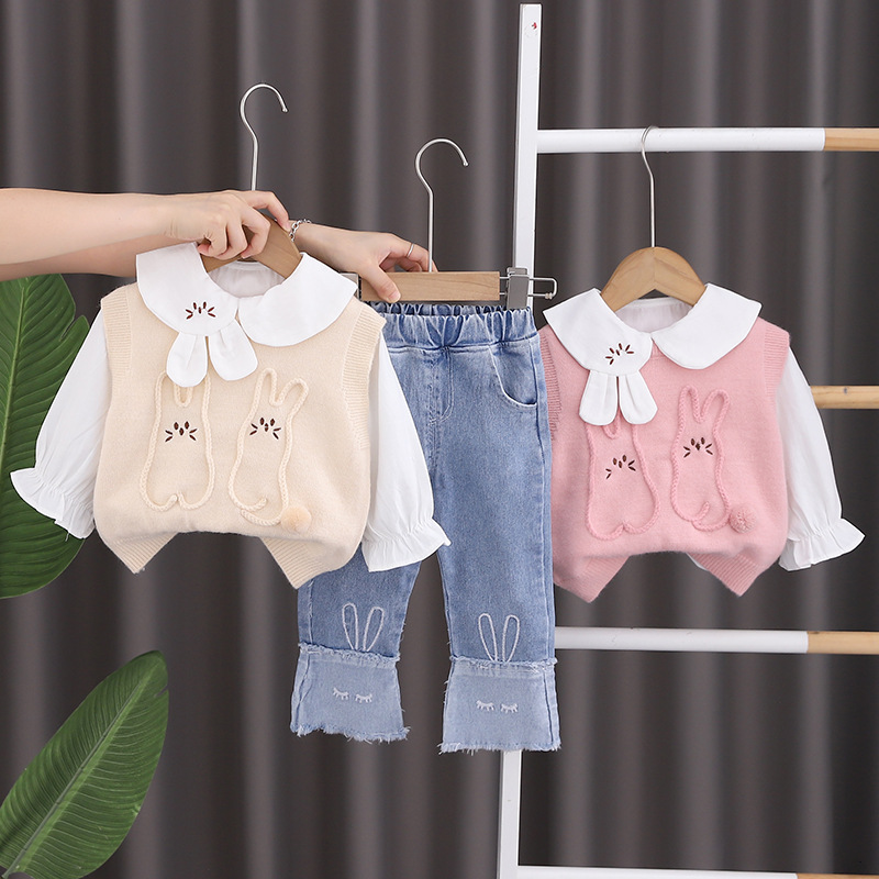 2025 new hot selling girls' autumn outfit set, baby's stylish clothes, children's autumn rabbit sweater three piece set