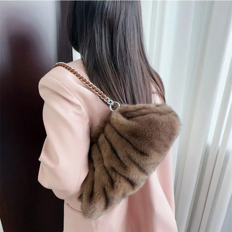 Womens Fur Handbag Bag Imitation Mink Fur Cloud Bag Plush Handbag 251023
