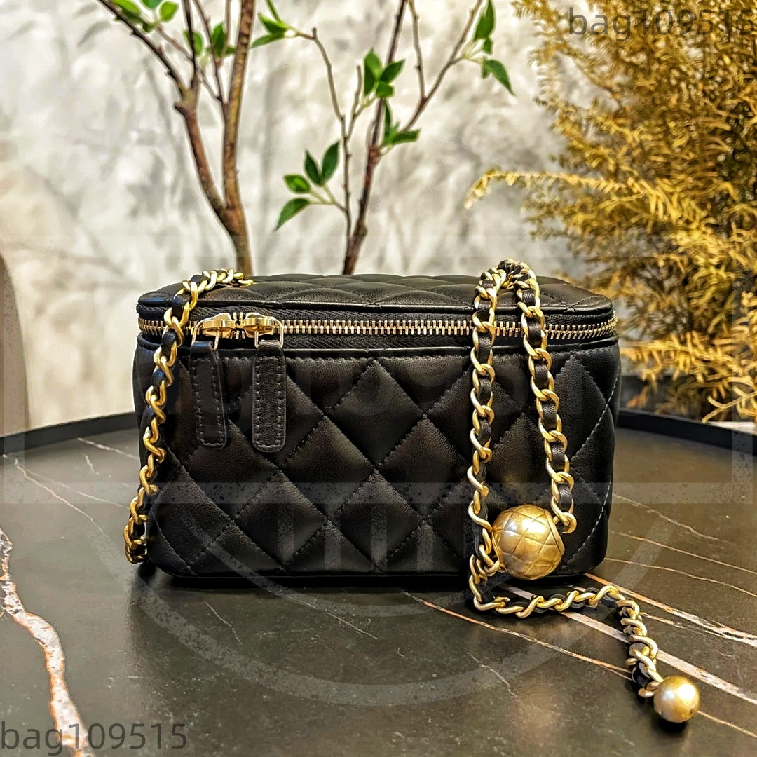 10A Chain Makeup Bag Designer Caviar Vanity Bag Mini Cosmetic Bag Golden Ball Accessories Tiny Cosmetic Diamond Lattice Make Cc Bag Equipped with Mirror Inside