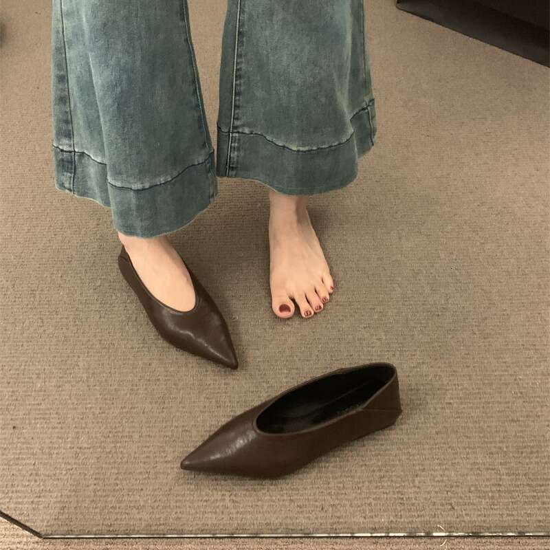 2025 New Fashion Women's Granny Flats Pointed Toe Shallow Mouth Single Shoes, Versatile Lazy Style with Designer Shoe Effortless Charm