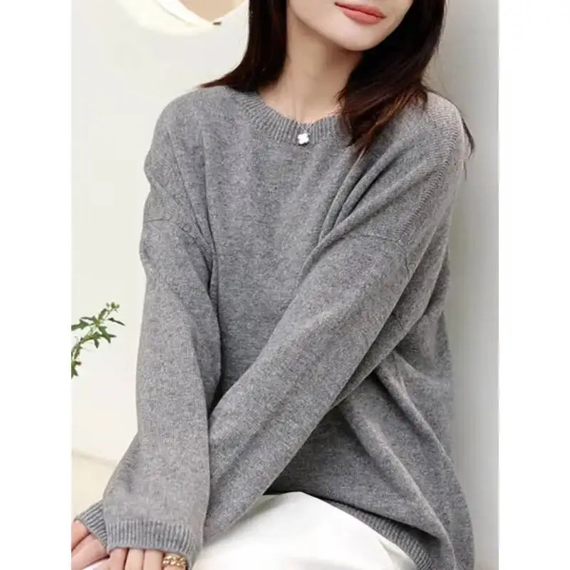 Autumn Winter 100 Pure Wool Seamless Sweater Women Round Neck Loose Soft Basic Knitted Pullovers 251023