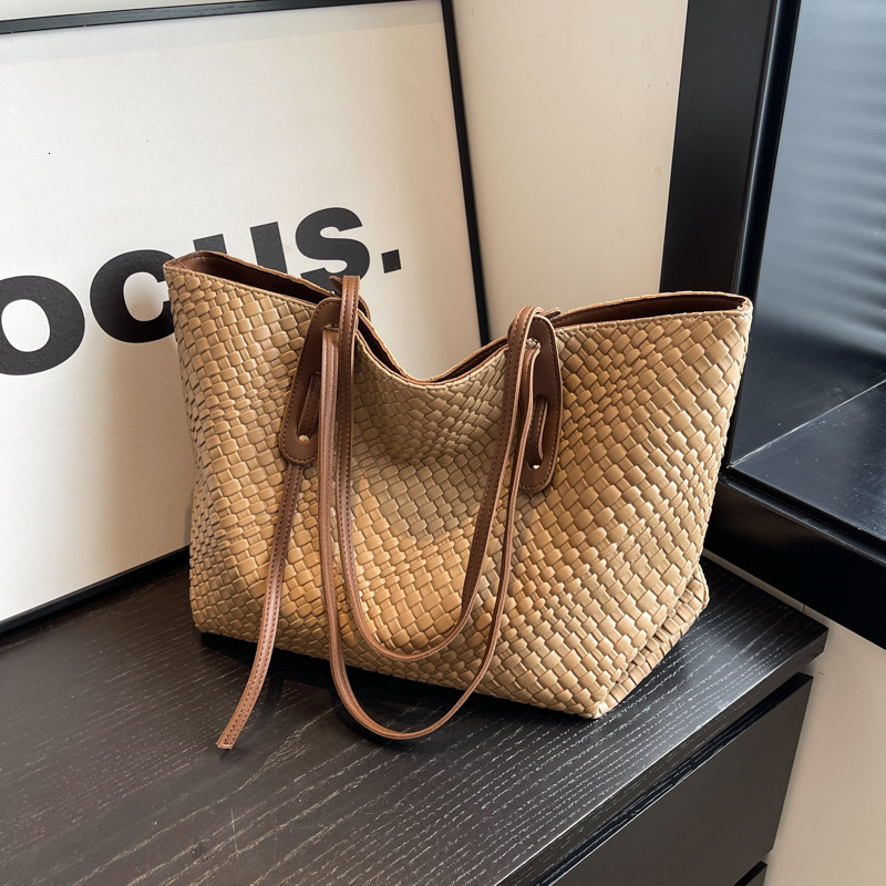 Luxury Brand Designer Bag 2025 Spring Summer New Large Capacity Woven Bag For Women Versatile Shoulder Underarm Bag Korean Style Handheld Tote Bag