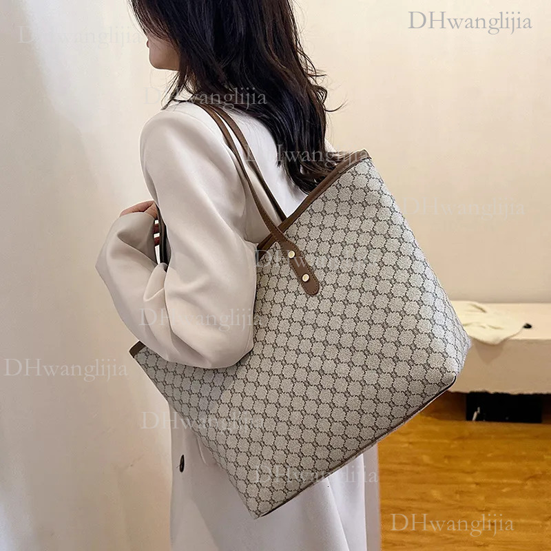 DHGM Free Shipping 2025 Winter New Fashion Tote - Spacious Minimalist Leather Shoulder Bag for Women, Large Capacity Commuter Purse dh4300051