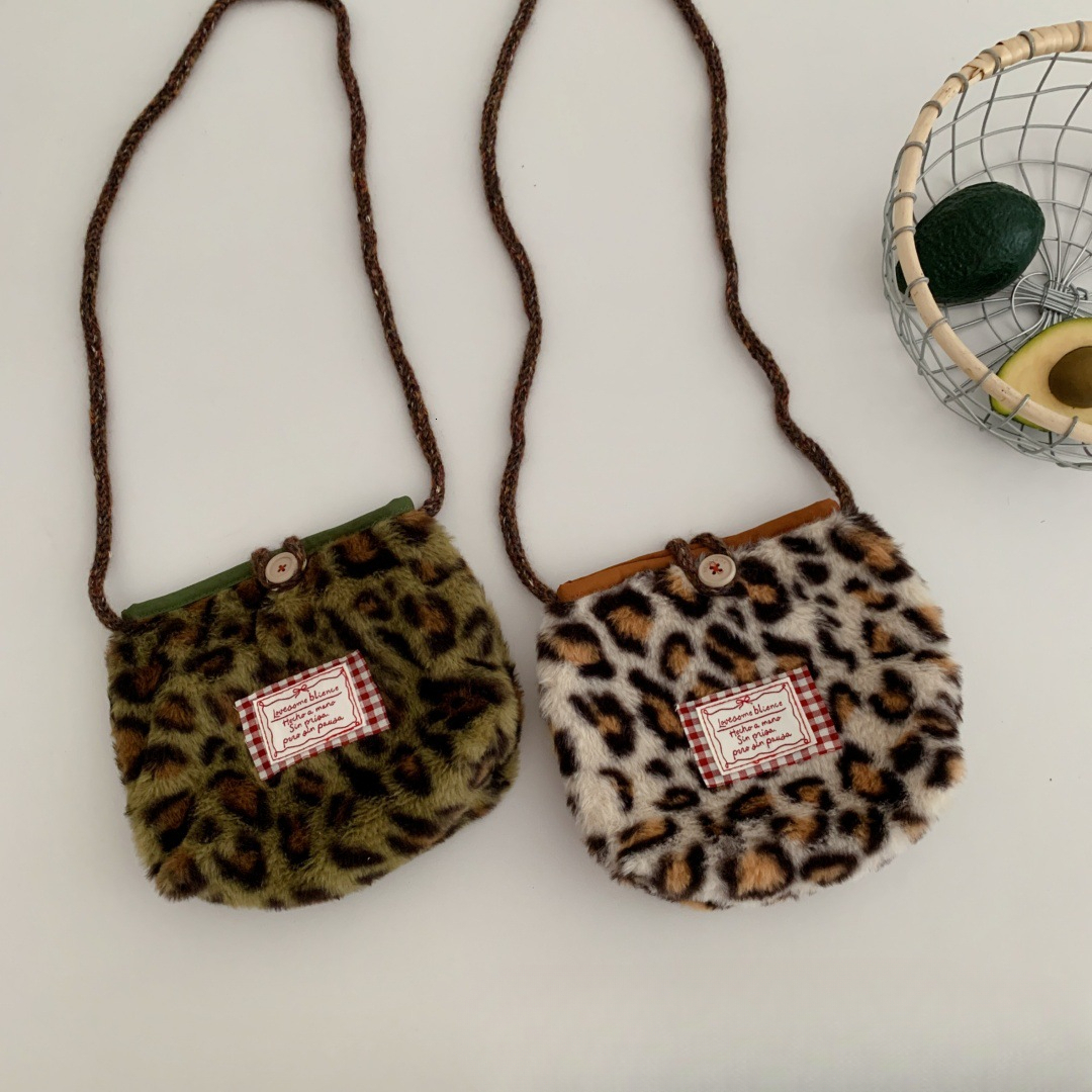 New Korean children's fashion letter designer logo leopard print shoulder bag autumn and winter girl baby concave cat step plush crossbody bag