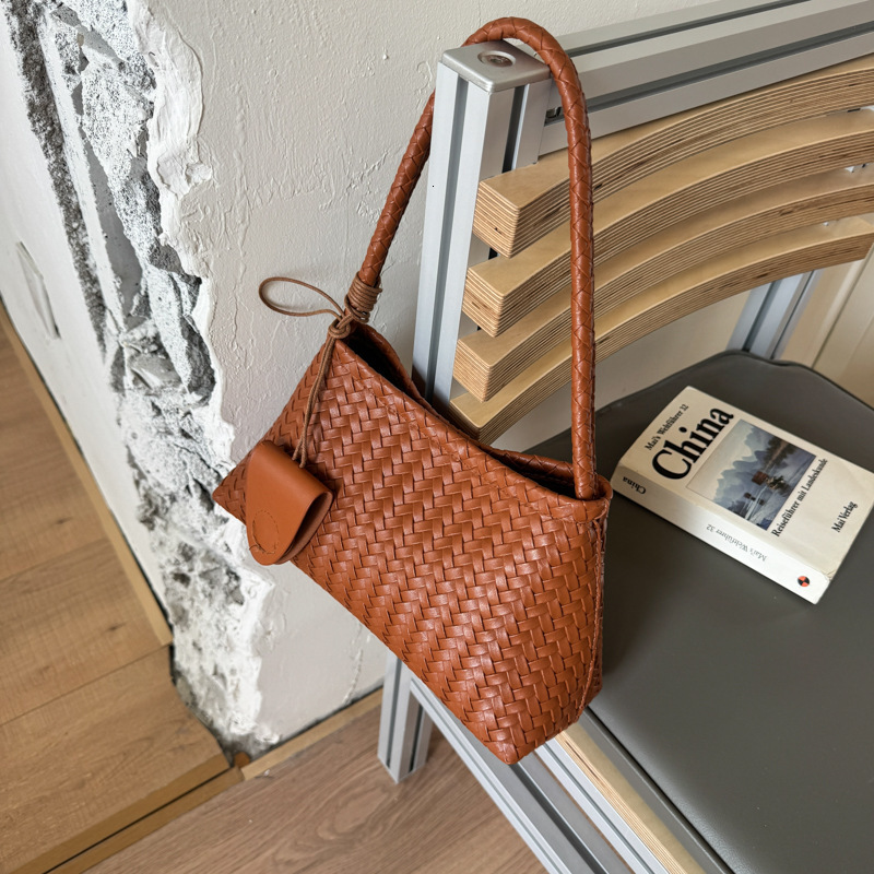 Luxury Brand Designer Bag High-Quality Textured Light Luxury Woven Pattern Underarm Bag For Women 2025 New Baguette Bag Casual Commuter Shoulder Handb