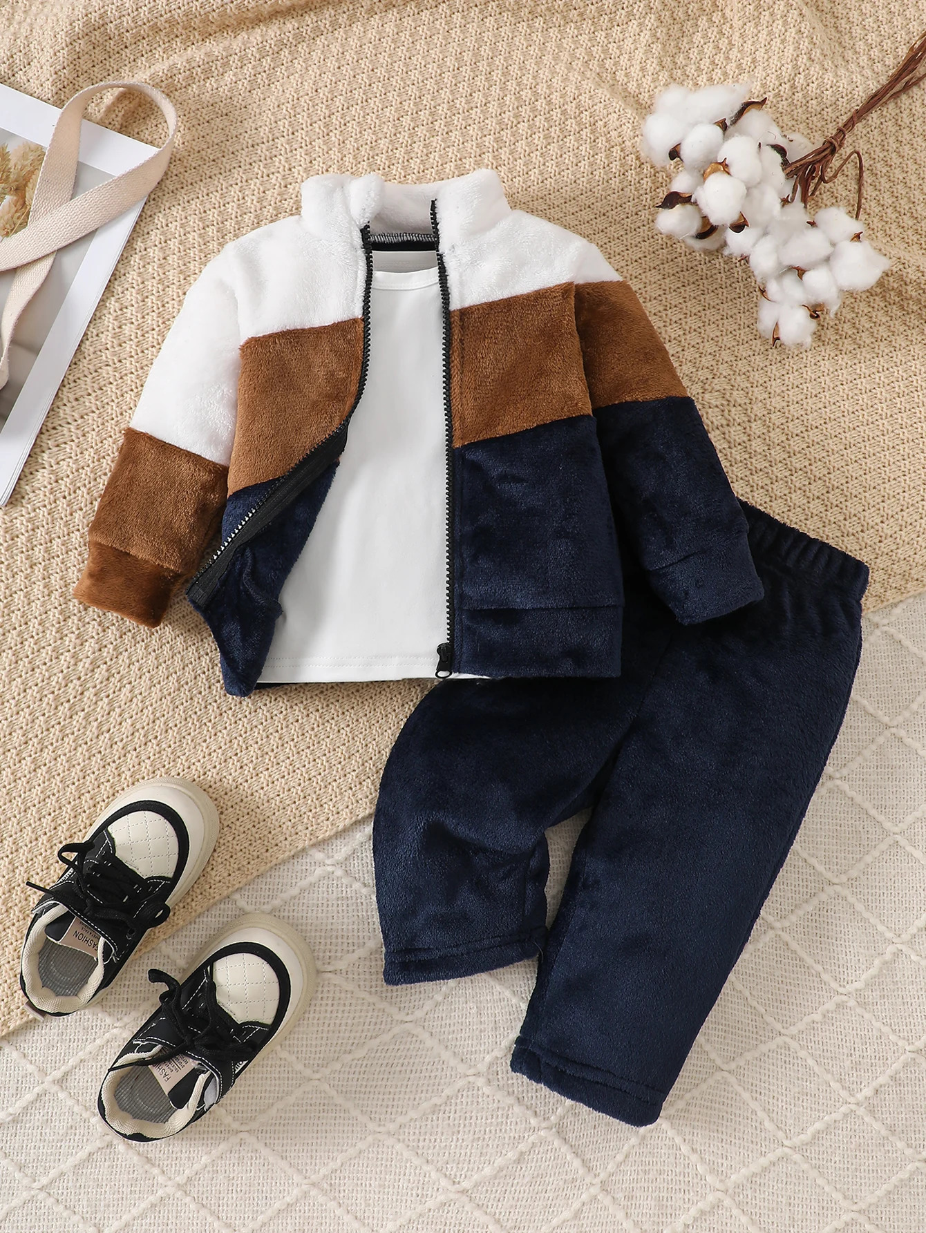 IURNXB 3pcs Baby Clothes Set for Boys Infant Snowsuits Fleece Jacket PantsTShirt Outfits Casual Playwear Winter 251023