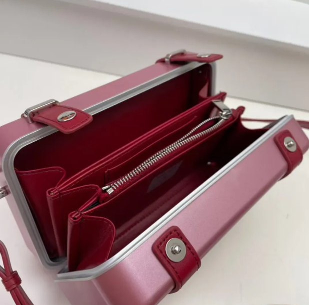 Crossbody bags Gold aluminum frame injection molding box Simple and lightweight lage unisex fashion hard shell shoulder Chest bag Storage Bags